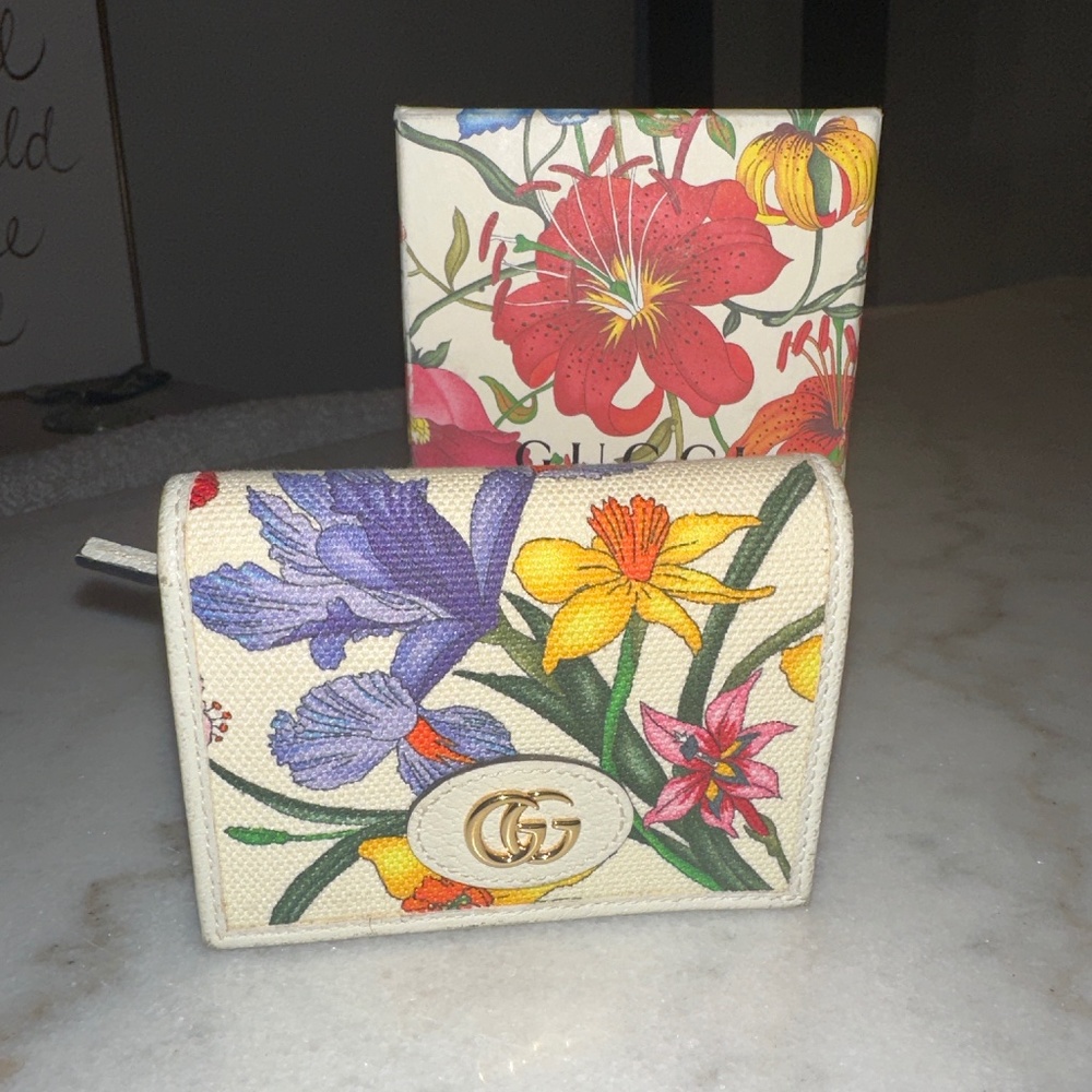 New Gucci “Limited Edition” - Japan Exclusive - Flora Canvas/Leather Trim Wallet